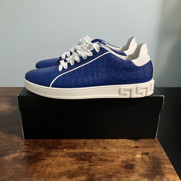 Mens Versace cracked leather Sneakers size 12 - Picture 2 of 9